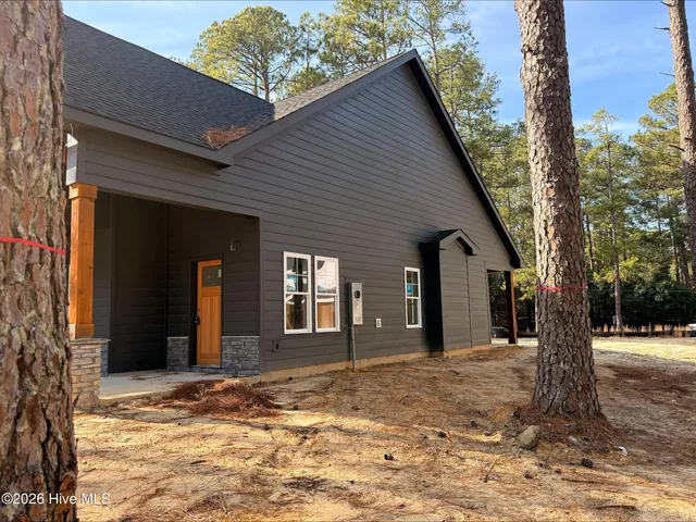 $629,999 | 100 South Glenwood Trail, Southern Pines, NC 28387