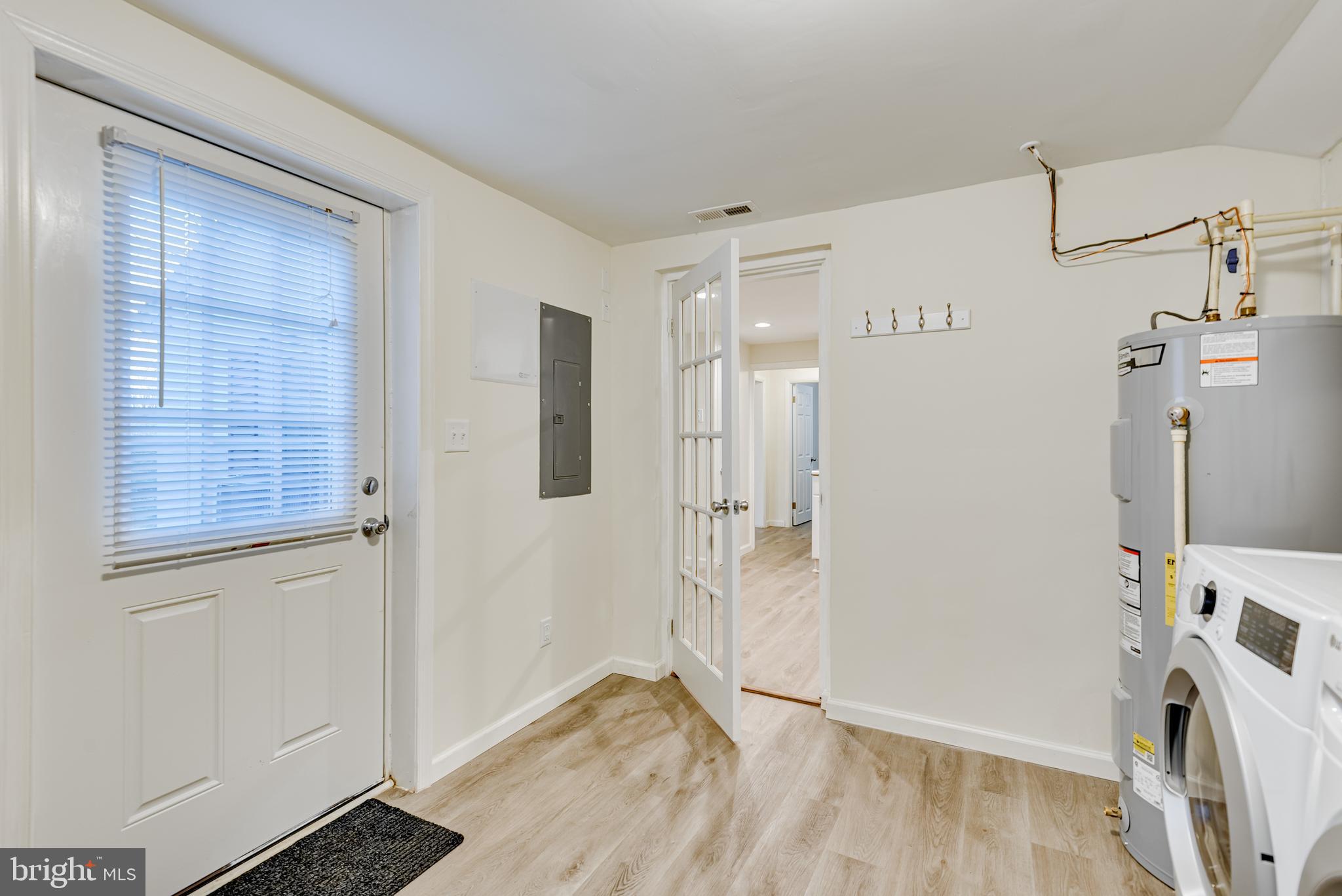 1558 Bay Head Road Annapolis, MD 21409 - Photo 26 of 33 Laundry Room/Storage