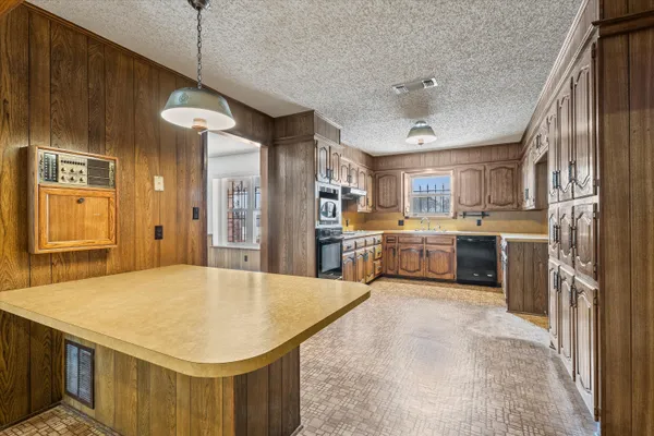$225,000 | 308 West 6th Street, Sundown, TX 79372