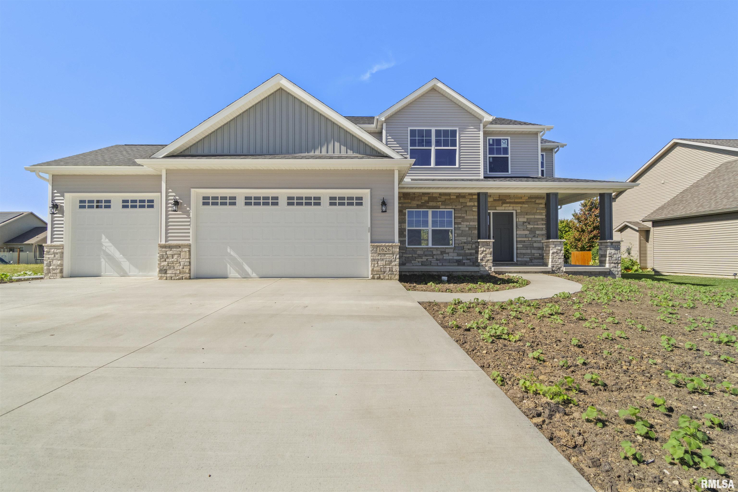 1626 Rustic Oak Drive Washington, IL 61571 - Photo 1 of 38 Gallery Image 1