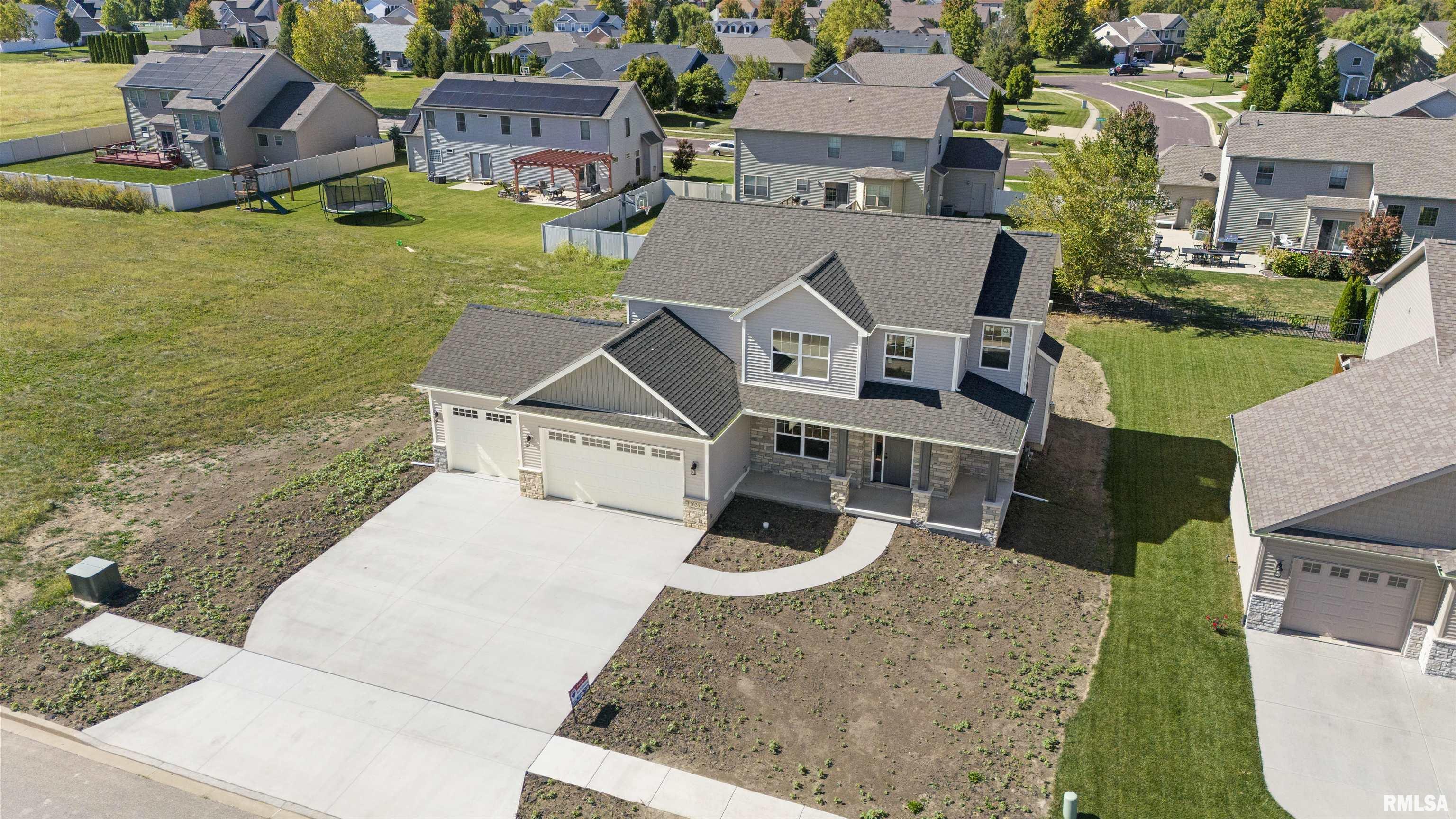 1626 Rustic Oak Drive Washington, IL 61571 - Photo 5 of 38 Gallery Image 5