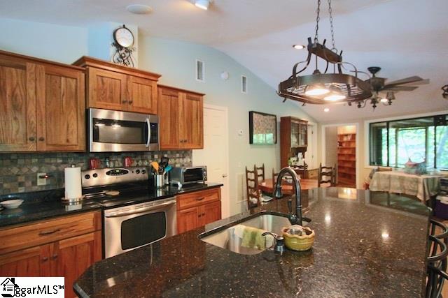 151 Connelly Road Marietta, SC 29661 - Photo 3 of 26 Gallery Image 3