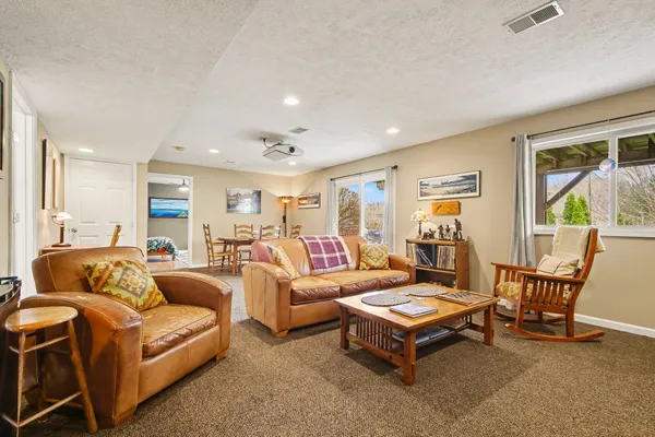 $449,900 | 456 Round Lake Court, Caledonia, MI 49316