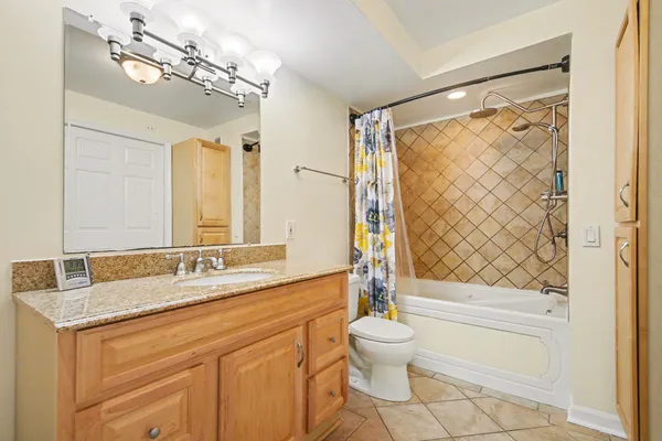 $449,900 | 456 Round Lake Court, Caledonia, MI 49316