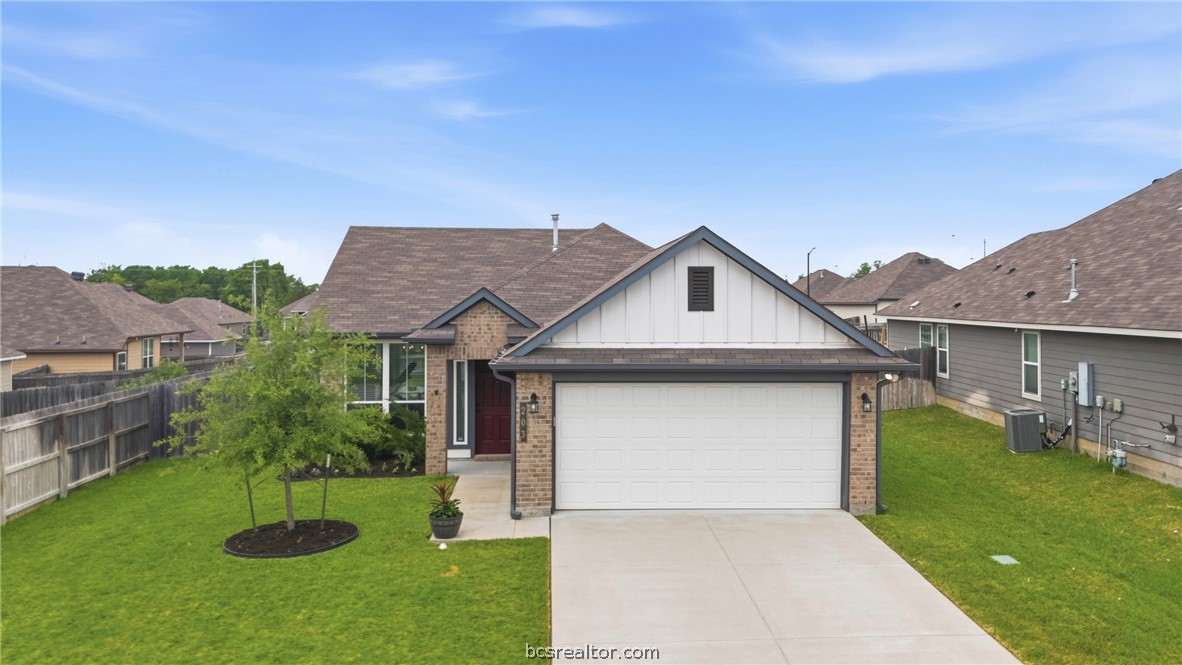 203 36th Ridge Caldwell, TX 77836 - Photo 2 of 31 a view of a house with backyard