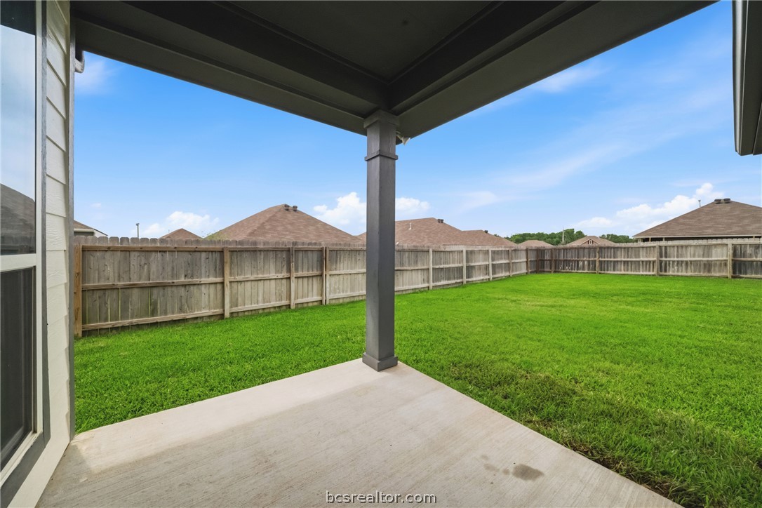 203 36th Ridge Caldwell, TX 77836 - Photo 24 of 31 a view of a back yard