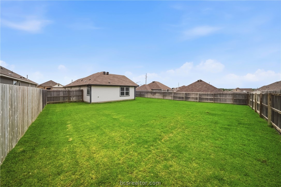 203 36th Ridge Caldwell, TX 77836 - Photo 25 of 31 a front view of a house with garden