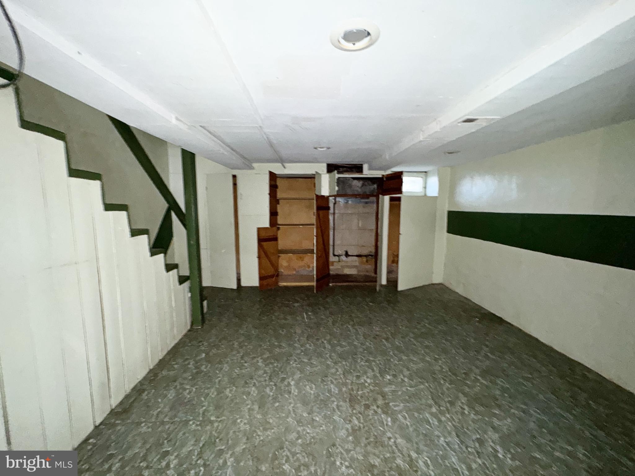 44 North Athol Avenue Baltimore, MD 21229 - Photo 17 of 18 a view of entryway