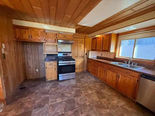 $325,000 | 51571 County Road 156, Squaw Lake, MN 56681