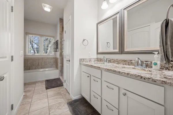 $962,500 | 5785 Layton Road, Fowlerville, MI 48836