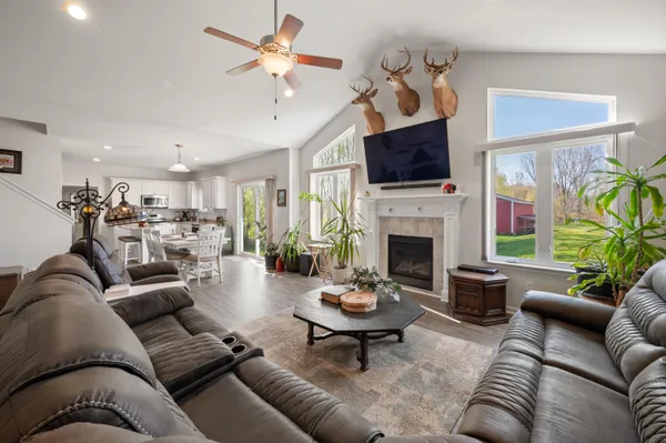 $962,500 | 5785 Layton Road, Fowlerville, MI 48836
