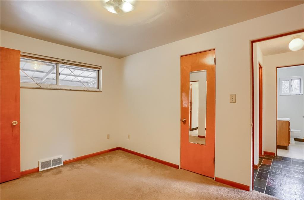 108 Siebert Road Pittsburgh, PA 15237 - Photo 11 of 25