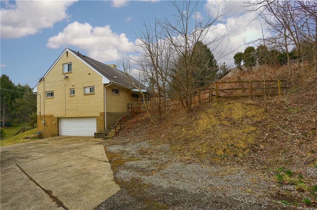 108 Siebert Road Pittsburgh, PA 15237 - Photo 4 of 25