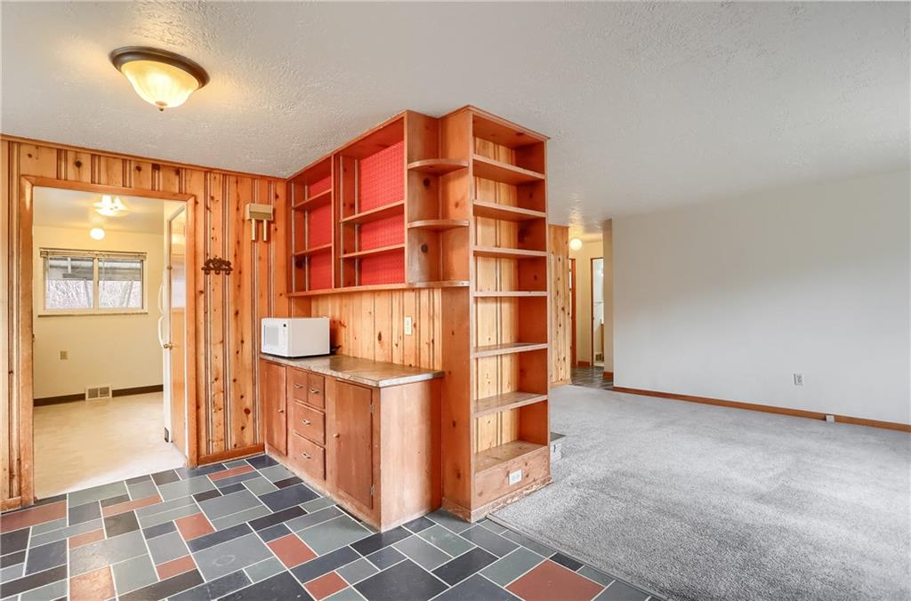 108 Siebert Road Pittsburgh, PA 15237 - Photo 6 of 25