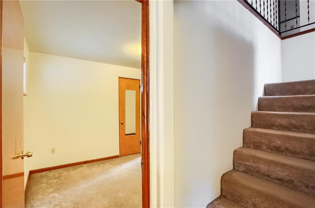 108 Siebert Road Pittsburgh, PA 15237 - Photo 10 of 25