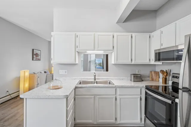 $85,990 | 1811 Elliot Avenue, Unit 2, Minneapolis, MN 55404