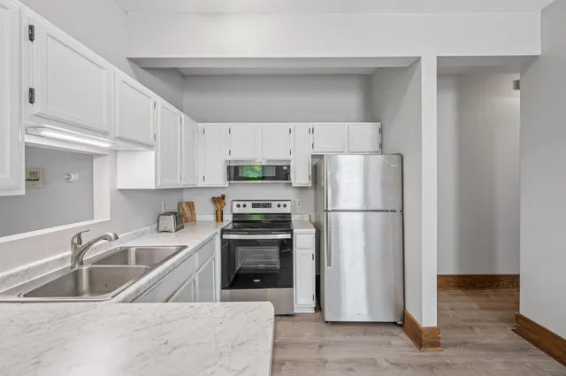 $85,990 | 1811 Elliot Avenue, Unit 2, Minneapolis, MN 55404