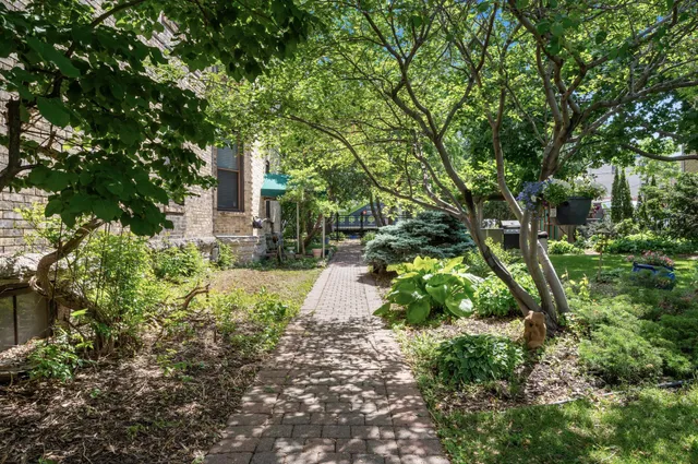 $85,990 | 1811 Elliot Avenue, Unit 2, Minneapolis, MN 55404