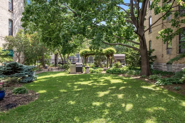 $85,990 | 1811 Elliot Avenue, Unit 2, Minneapolis, MN 55404