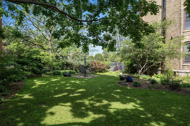 $85,990 | 1811 Elliot Avenue, Unit 2, Minneapolis, MN 55404