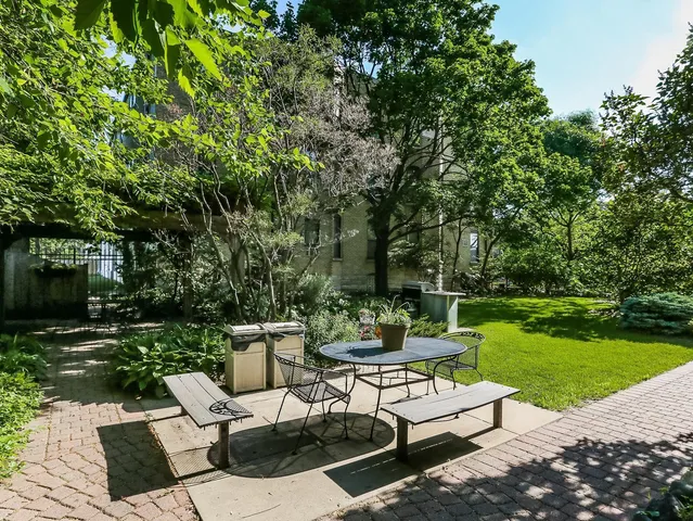 $85,990 | 1811 Elliot Avenue, Unit 2, Minneapolis, MN 55404