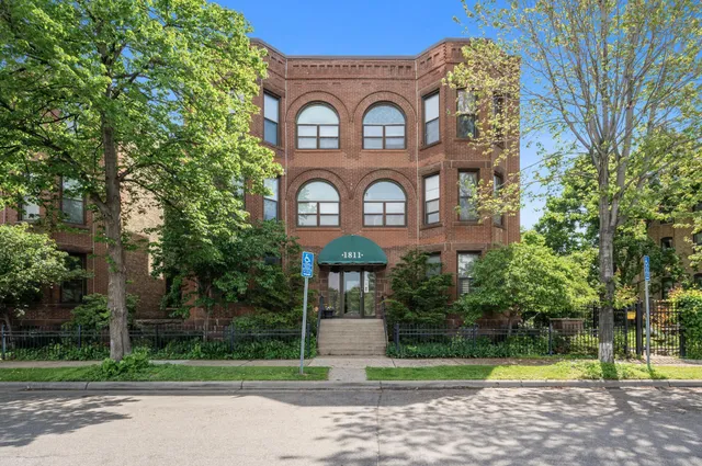 $85,990 | 1811 Elliot Avenue, Unit 2, Minneapolis, MN 55404