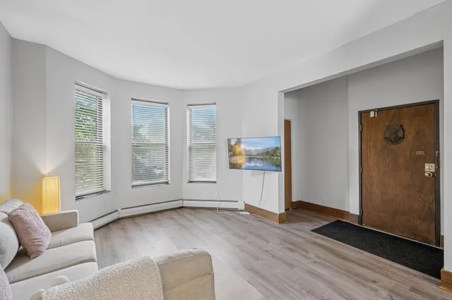 $85,990 | 1811 Elliot Avenue, Unit 2, Minneapolis, MN 55404