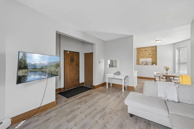 $85,990 | 1811 Elliot Avenue, Unit 2, Minneapolis, MN 55404