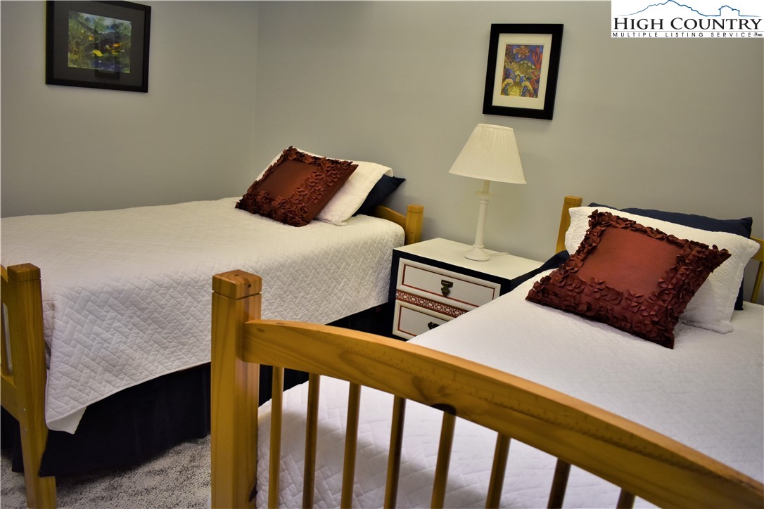 90 Red Oak Road Newland, NC 28657 - Photo 25 of 32 Gallery Image 25