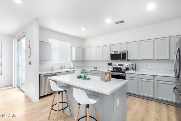 $9,995 | 5260 East Hopi Avenue, Mesa, AZ 85206