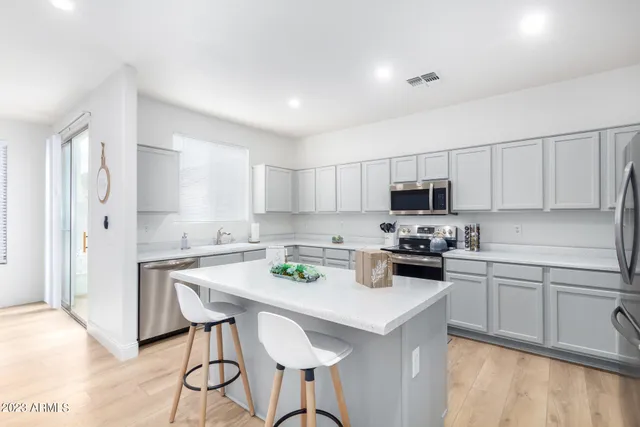 $9,995 | 5260 East Hopi Avenue, Mesa, AZ 85206