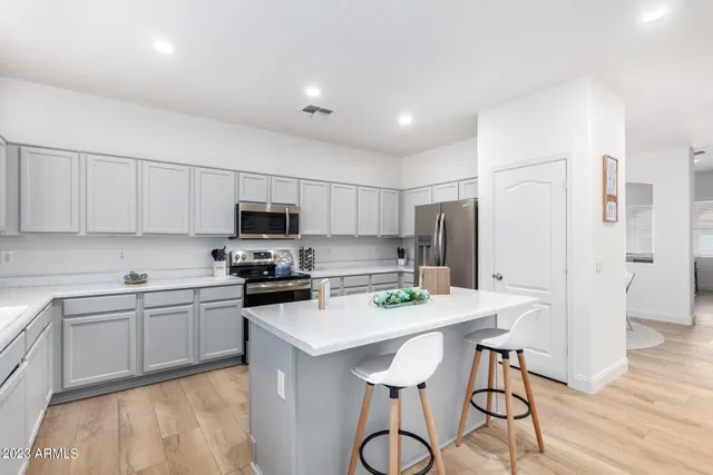 $9,995 | 5260 East Hopi Avenue, Mesa, AZ 85206