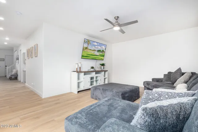 $9,995 | 5260 East Hopi Avenue, Mesa, AZ 85206