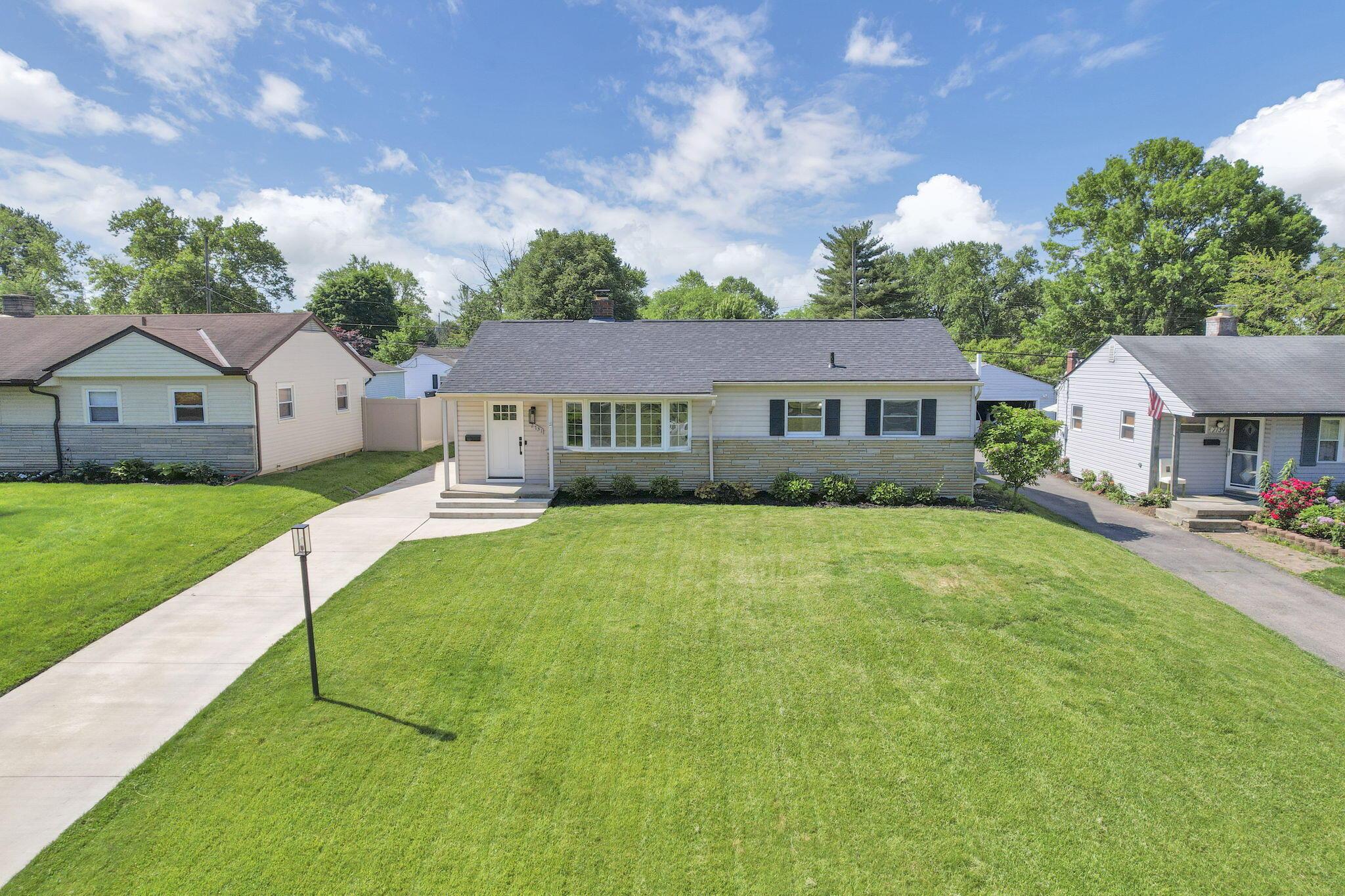 2731 Nottingham Road Columbus, OH 43221 - Photo 2 of 52 situated perfectly