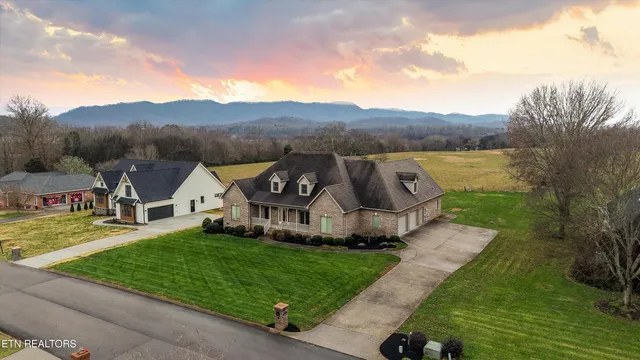 $850,000 | 2570 Creekstone Circle, Maryville, TN 37804