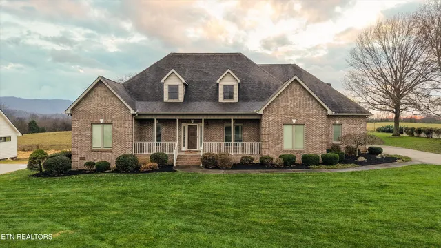$850,000 | 2570 Creekstone Circle, Maryville, TN 37804