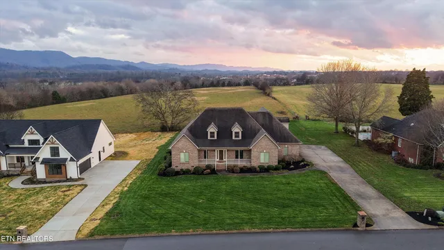 $850,000 | 2570 Creekstone Circle, Maryville, TN 37804