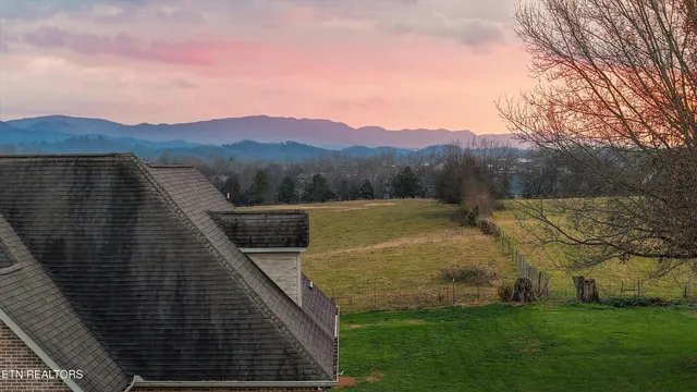 $850,000 | 2570 Creekstone Circle, Maryville, TN 37804