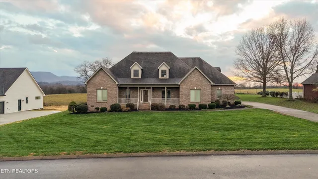$850,000 | 2570 Creekstone Circle, Maryville, TN 37804