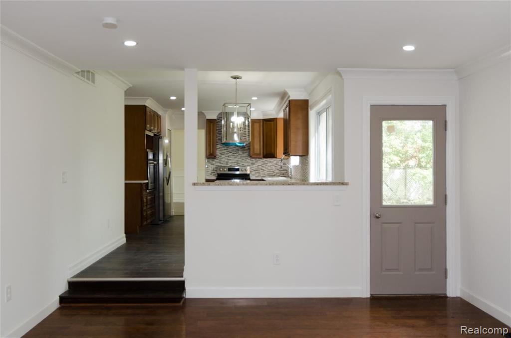 18151 Ramsgate Drive Lathrup Village, MI 48076 - Photo 30 of 47