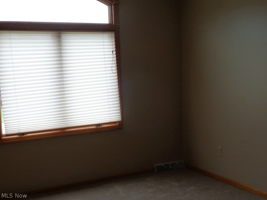 6029 Navarre Road Southwest Canton, OH 44706 - Photo 18 of 22