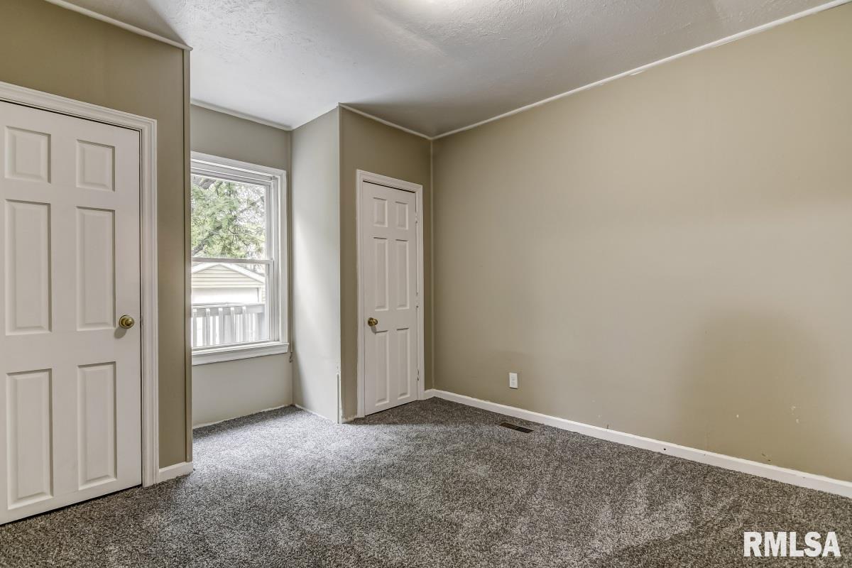 1126 South Walnut Street Springfield, IL 62704 - Photo 17 of 32 Gallery Image 17