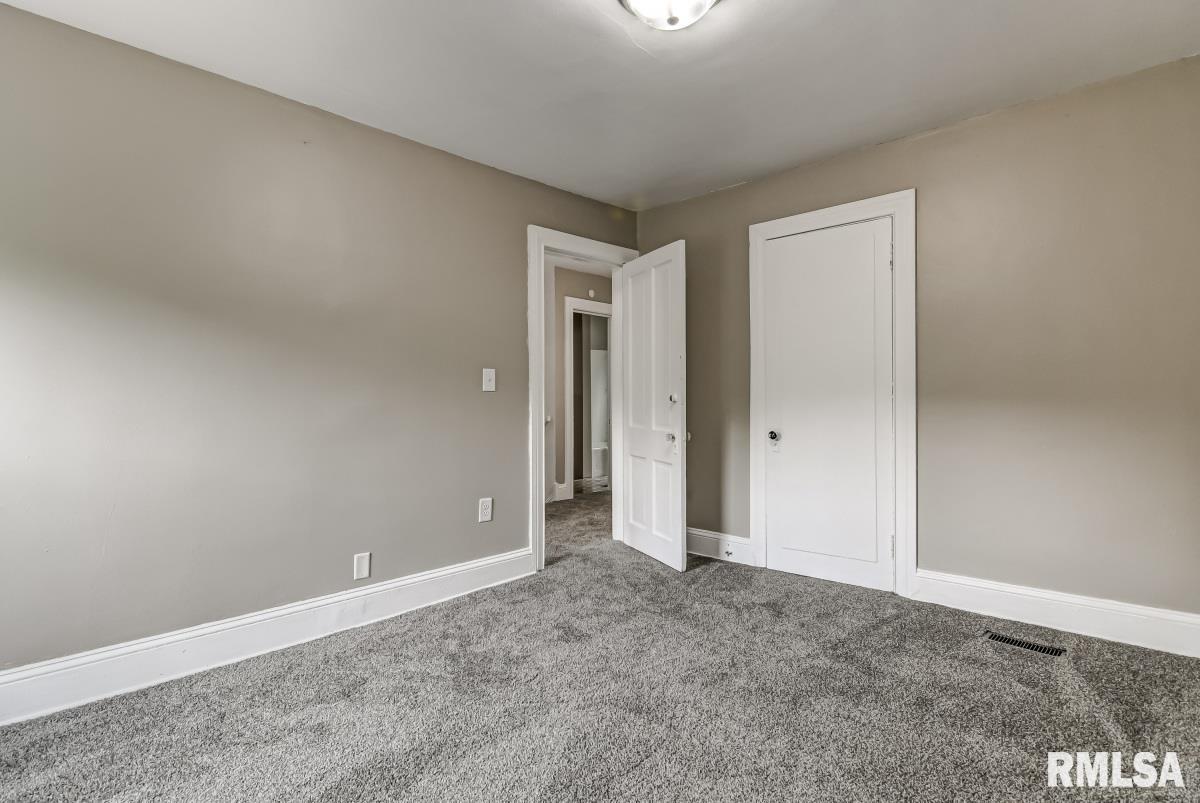 1126 South Walnut Street Springfield, IL 62704 - Photo 20 of 32 Gallery Image 20