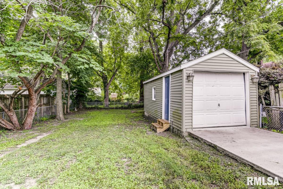 1126 South Walnut Street Springfield, IL 62704 - Photo 30 of 32 Gallery Image 30