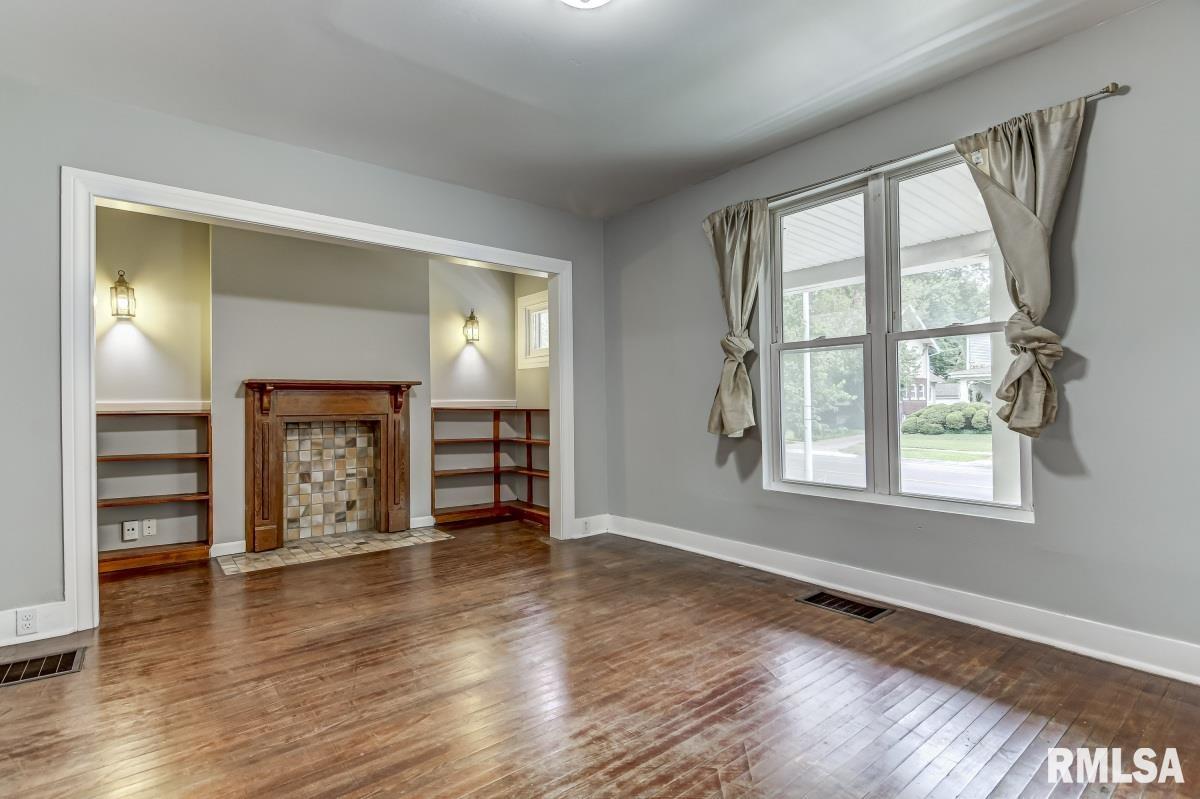 1126 South Walnut Street Springfield, IL 62704 - Photo 6 of 32 Gallery Image 6
