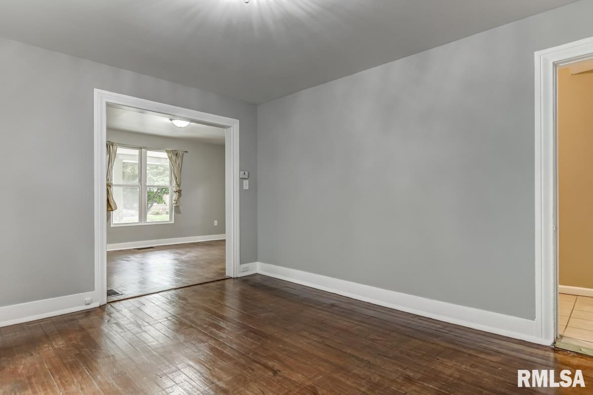 1126 South Walnut Street Springfield, IL 62704 - Photo 7 of 32 Gallery Image 7