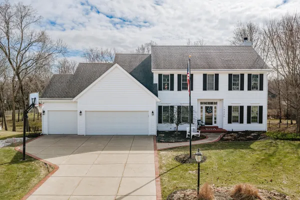 $965,000 | 14445 West Meadowshire Drive, New Berlin, WI 53151