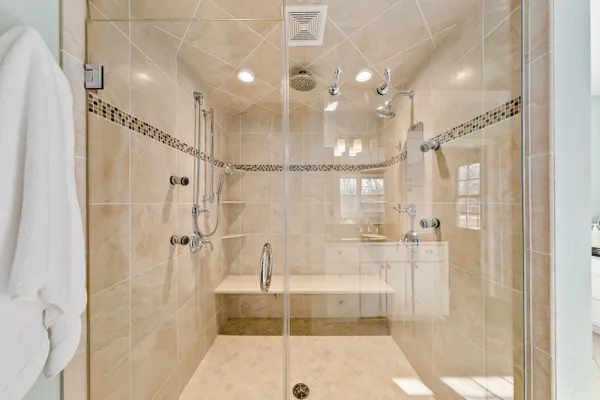 $965,000 | 14445 West Meadowshire Drive, New Berlin, WI 53151