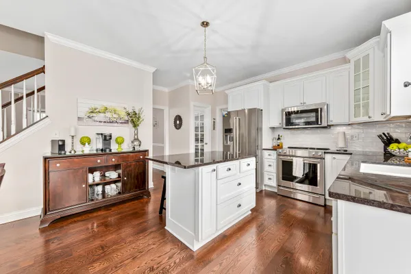 $965,000 | 14445 West Meadowshire Drive, New Berlin, WI 53151