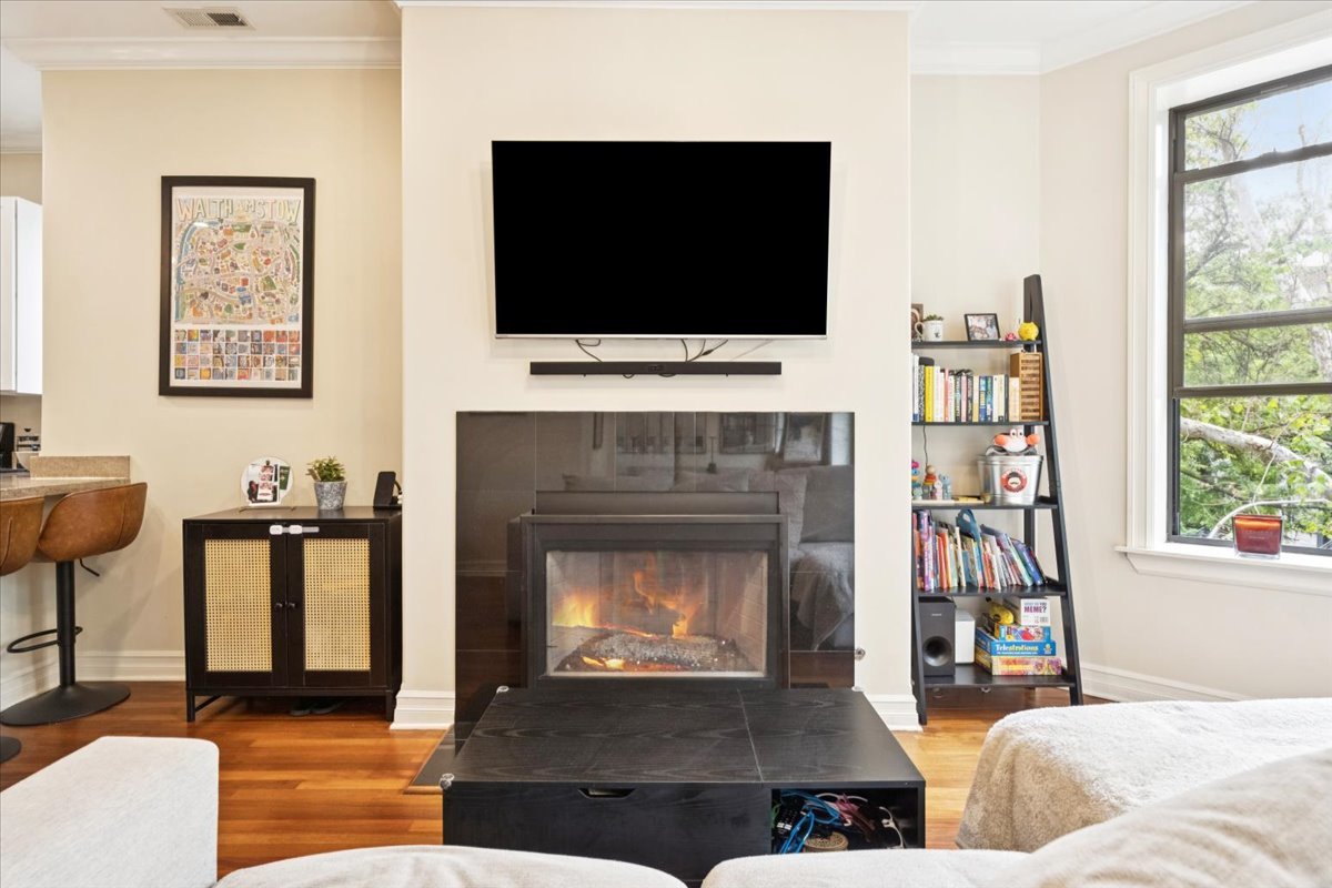 832 West Roscoe Street, Unit 2 Chicago, IL 60657 - Photo 5 of 21